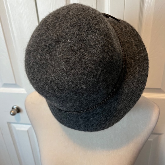 Canadian wool hat - Picture 3 of 7